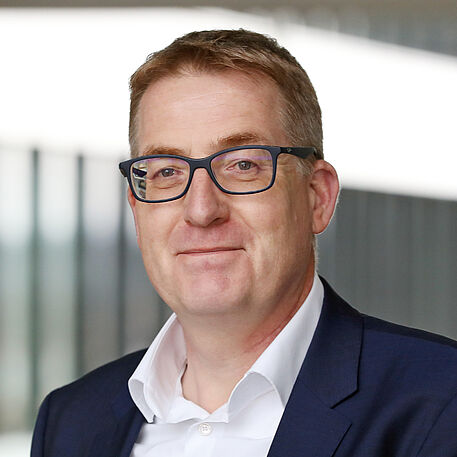 Dr. Rolf Reinema