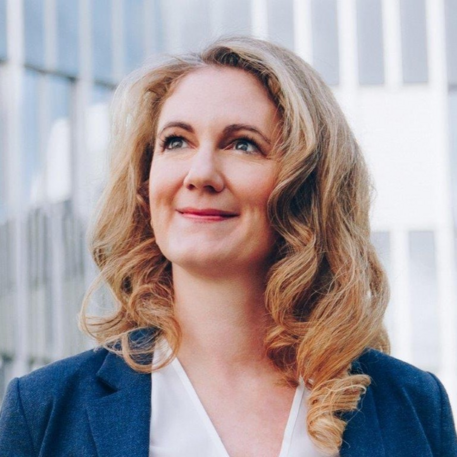 Portraitfoto von Silke Knobel,  BMW Group, Referentin auf dem automotiveIT Kongress 2025